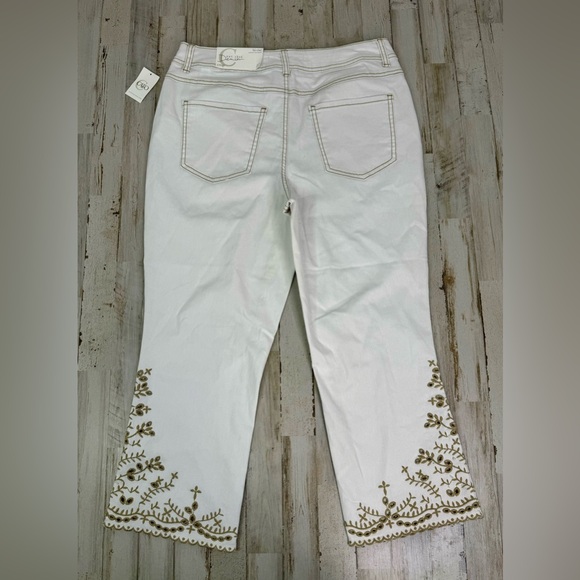 Cato Denim - Cato Denim 12 Hi-Rise Crop Gold Embroidery Leaves on Legs White Pants gold NWT